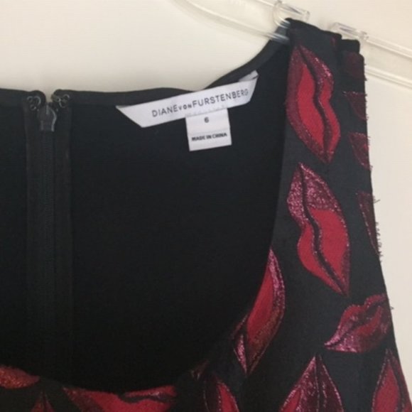 Diane von Furstenberg Minnie red lips dress, 6 - Picture 7 of 7